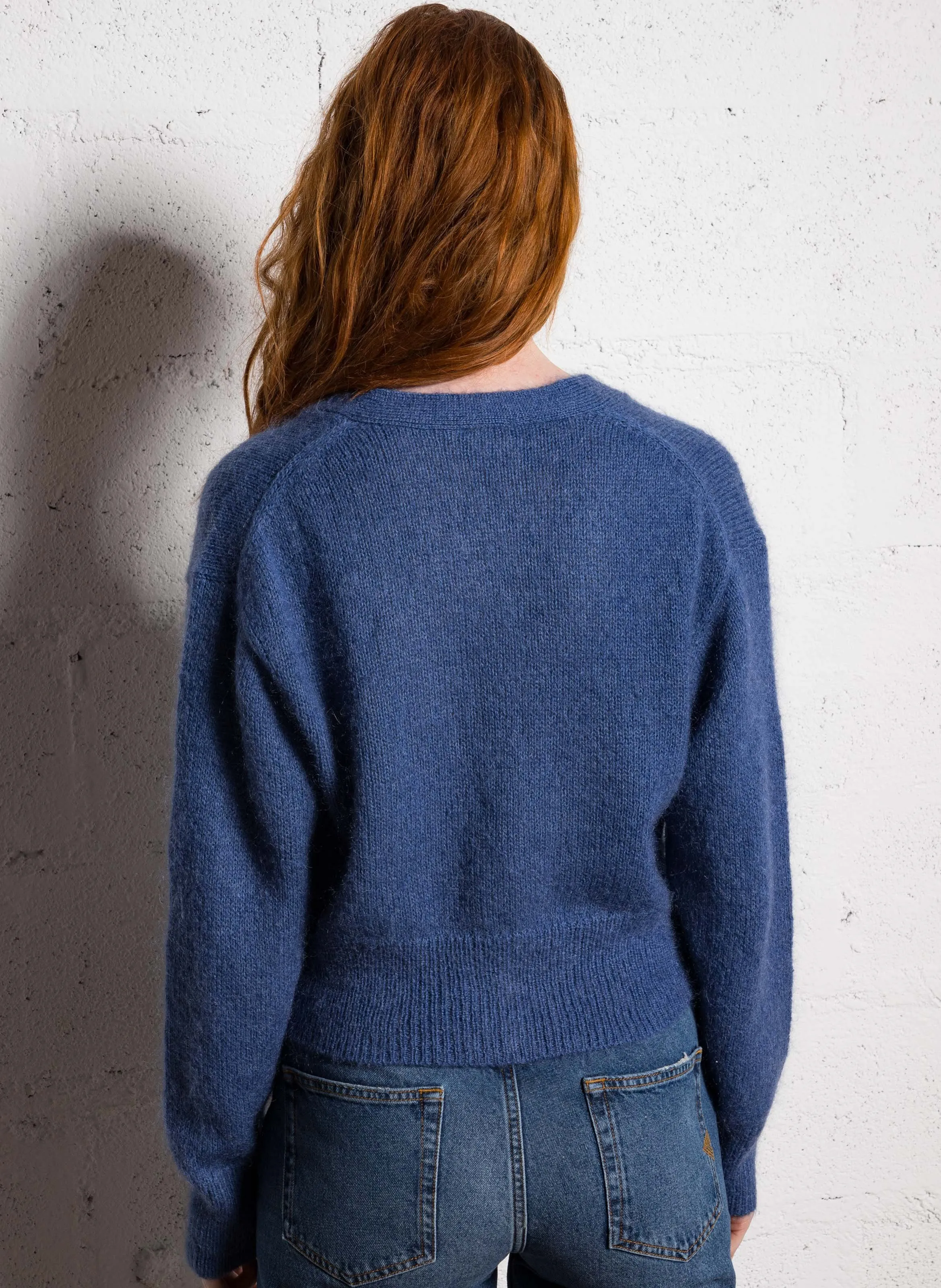  EKYOG   CALA - Gilet diritto scollo a V in lana e seta | Jeans stone-washed