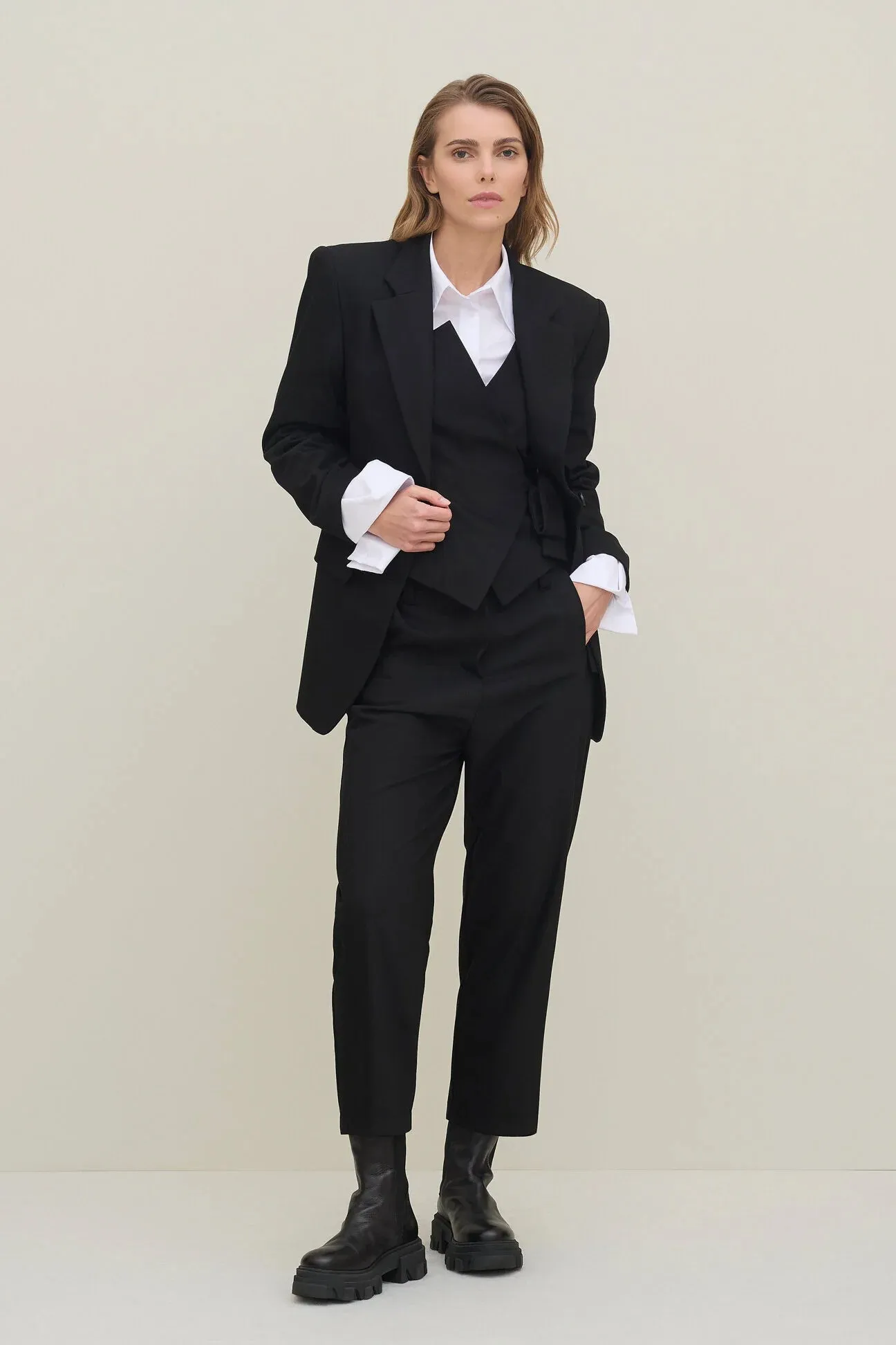 Gilet a portafoglio in gabardina elasticizzata con nastro