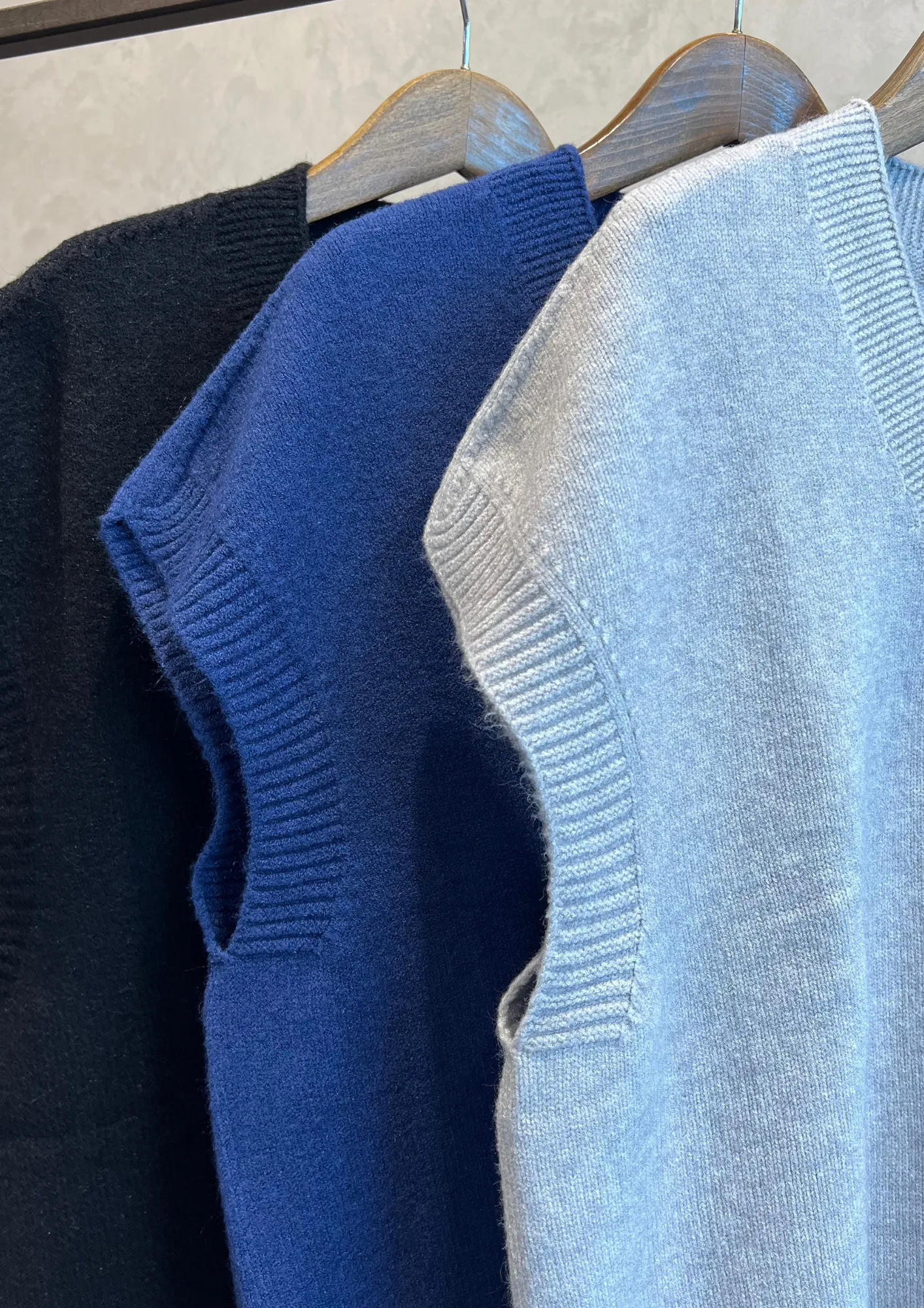 Gilet viscosa Dolby con scollo a V