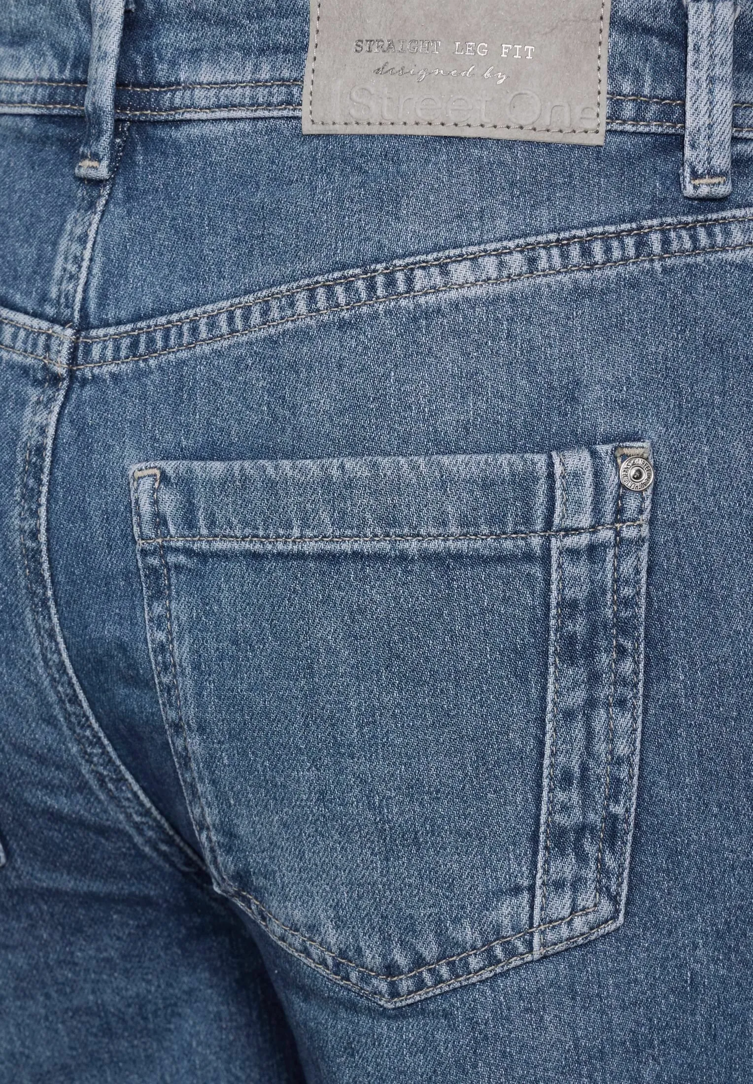 Jeans a sigaretta