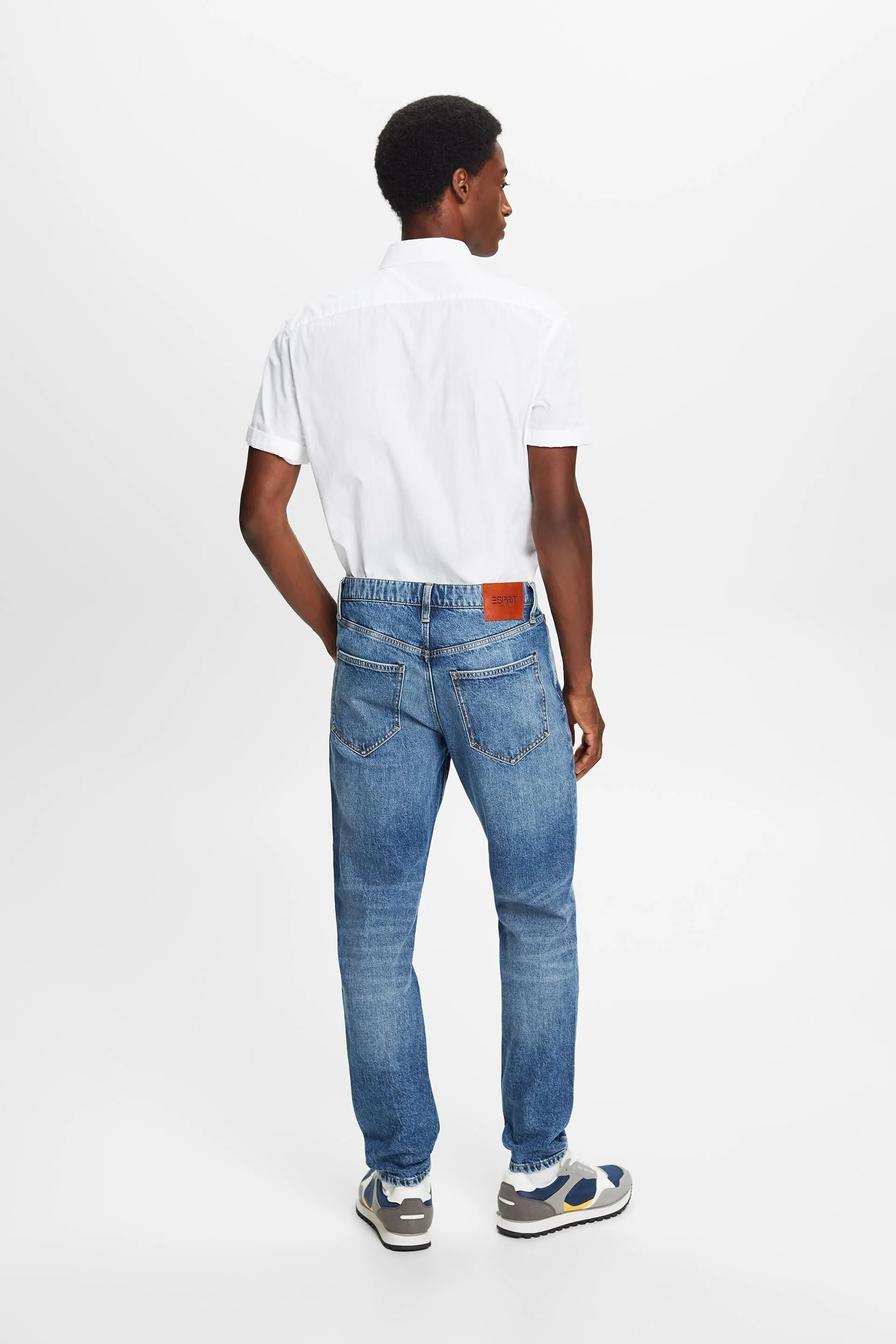 Jeans Regular affusolati a vita media