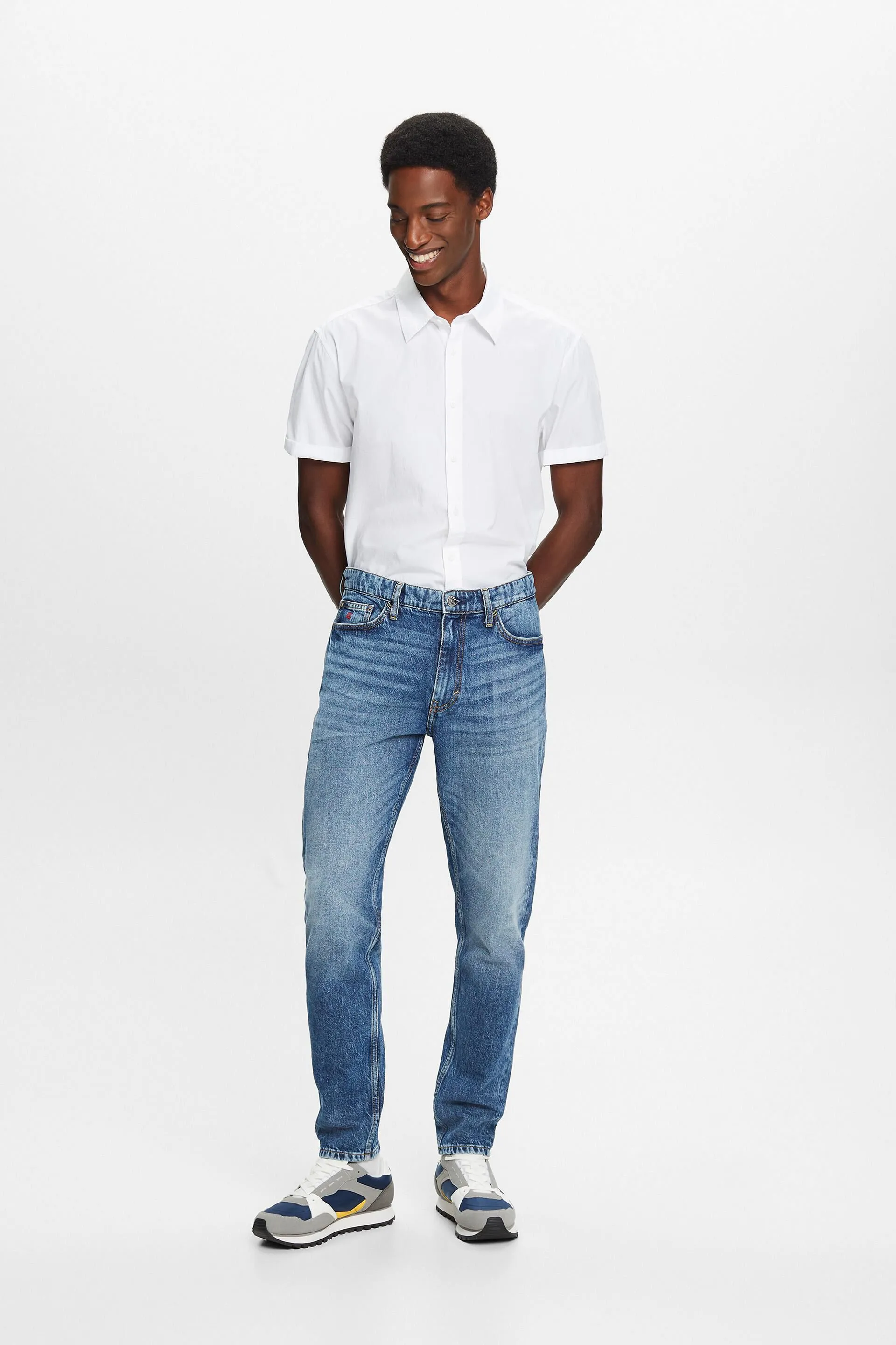 Jeans Regular affusolati a vita media