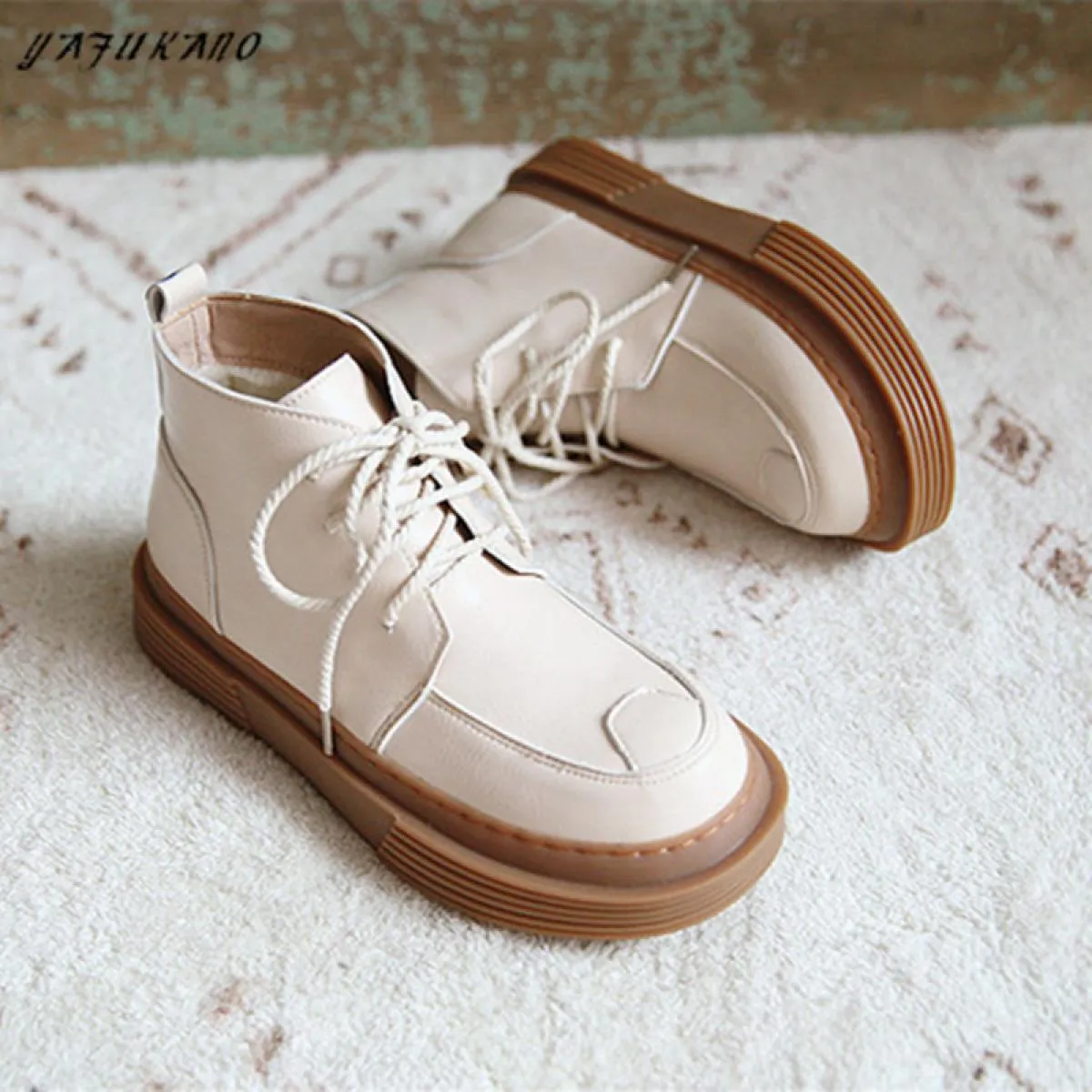 Mori Letterario Retro Punta Rotonda Stringati Stivali da Donna Stile Britannico Fondo Spesso Stivali da Donna Fatti a Mano Piatt