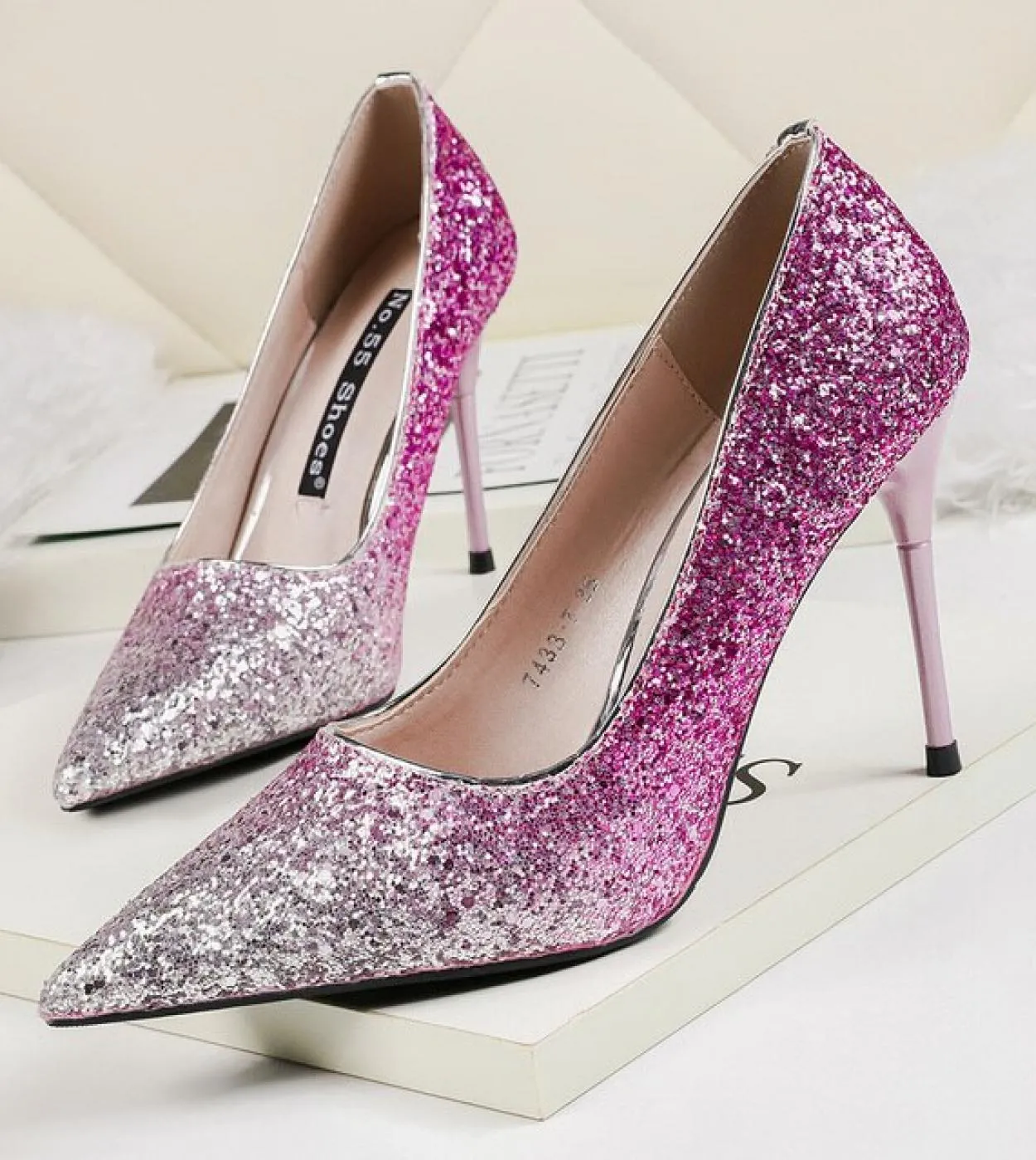 New Spring Women Pumps Tacco alto e sottile Scarpe a punta da donna Bling da sposa Scarpe da donna Décolleté con tacco alto da d