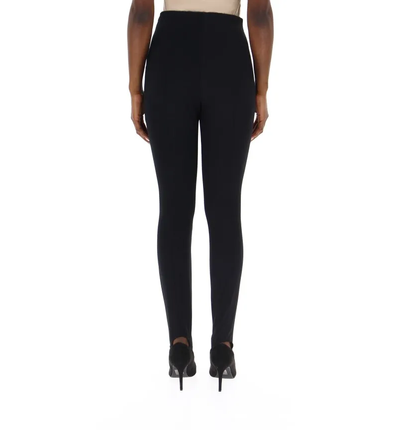 Pantalone con staffe