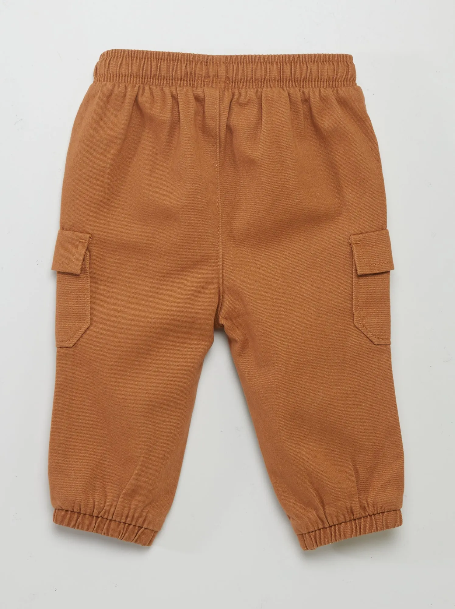 Pantaloni joggers con tasche con patta - MARRONE