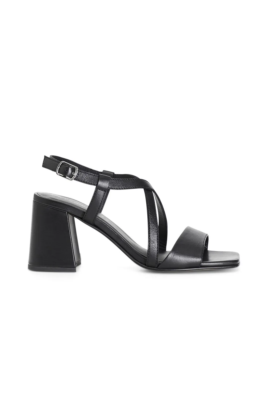 sandali in pelle con incrocio nero