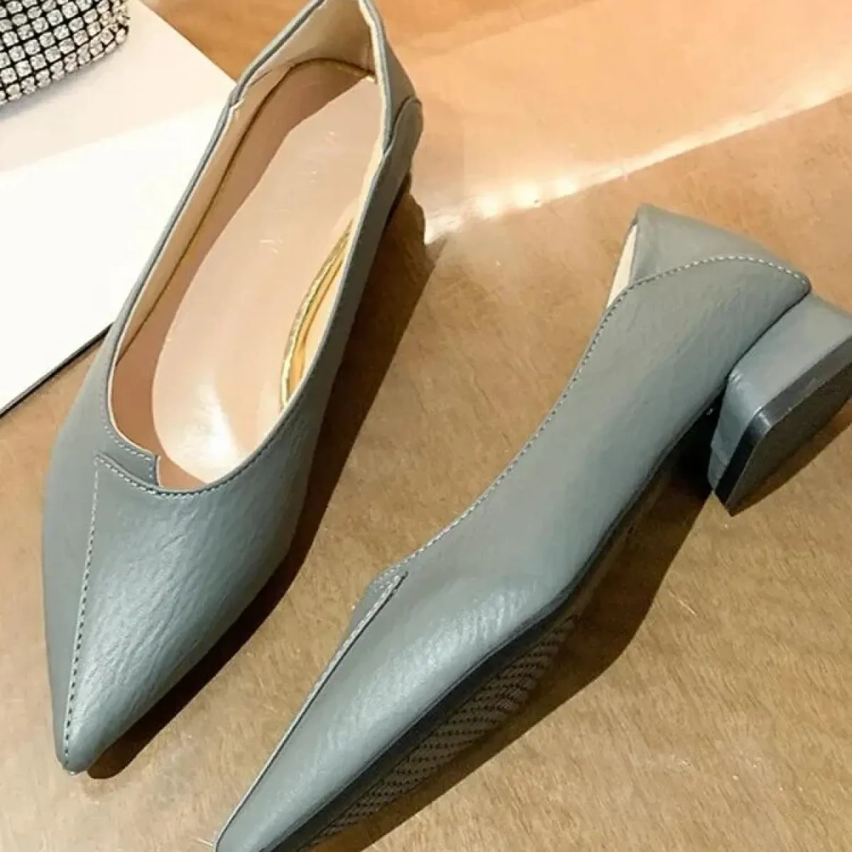 Scarpa singola moda a punta Scarpe da donna nuove con tacco spesso e fondo piatto Scarpe da studente con suola morbida Taglio ba