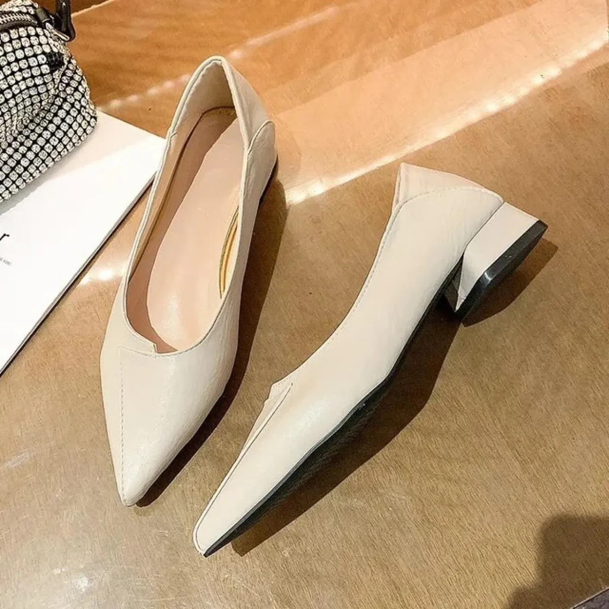 Scarpa singola moda a punta Scarpe da donna nuove con tacco spesso e fondo piatto Scarpe da studente con suola morbida Taglio ba