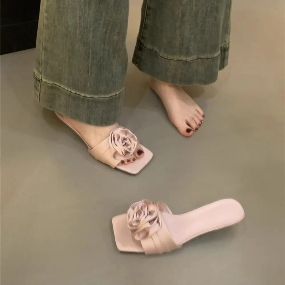 Scarpe da fata con gonna, tacchi alti, sandali e pantofole, sandali estivi francesi con fiori d'argento con tacco alto, pantofol