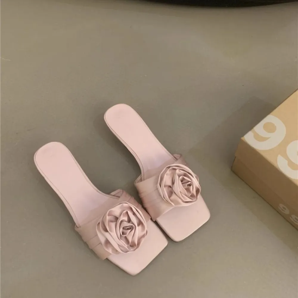 Scarpe da fata con gonna, tacchi alti, sandali e pantofole, sandali estivi francesi con fiori d'argento con tacco alto, pantofol