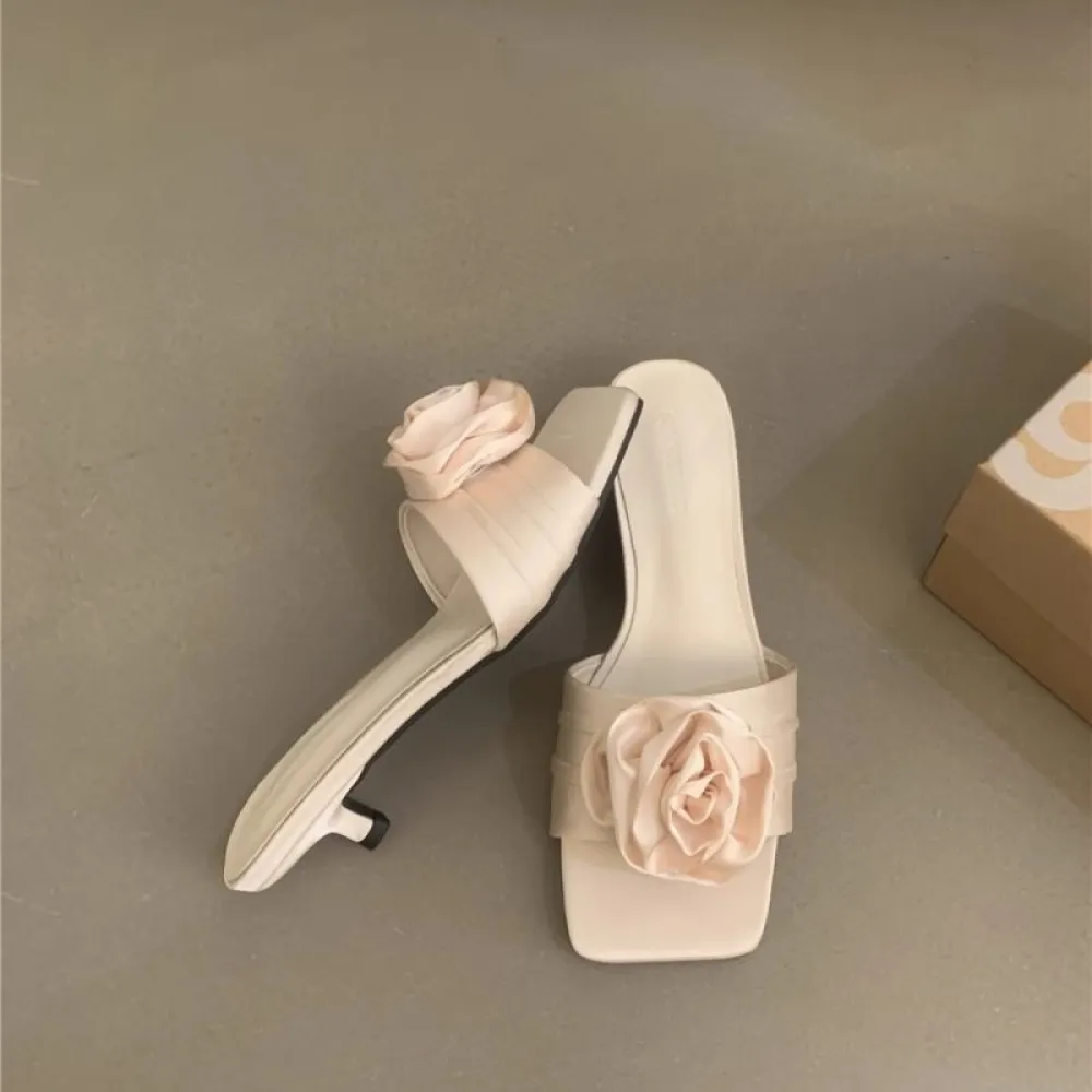 Scarpe da fata con gonna, tacchi alti, sandali e pantofole, sandali estivi francesi con fiori d'argento con tacco alto, pantofol