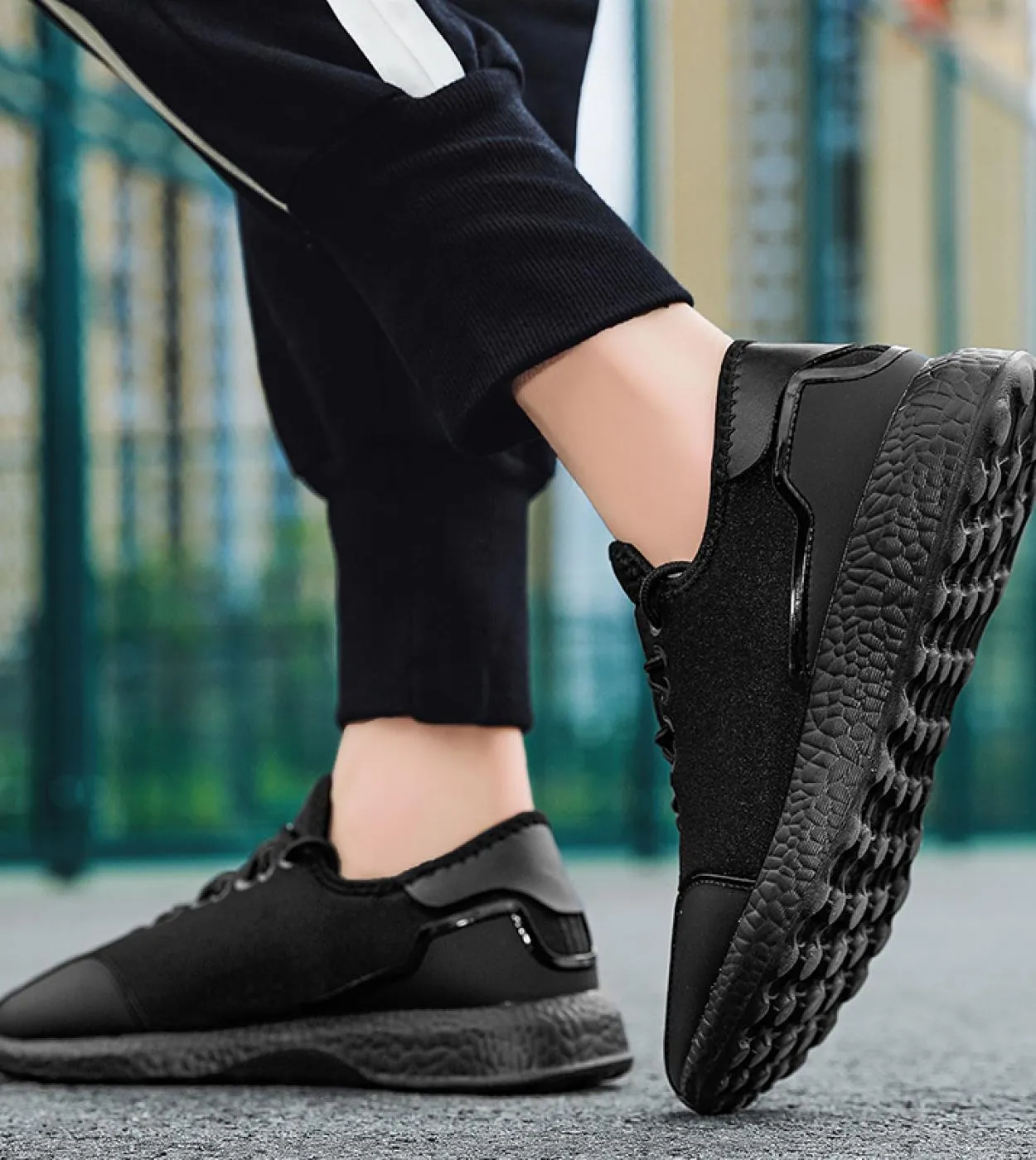 Scarpe da uomo in rete Sneakers da uomo bianche traspiranti Trendy Leggero Nero Walking Scarpe da tennis da uomo di grandi dimen