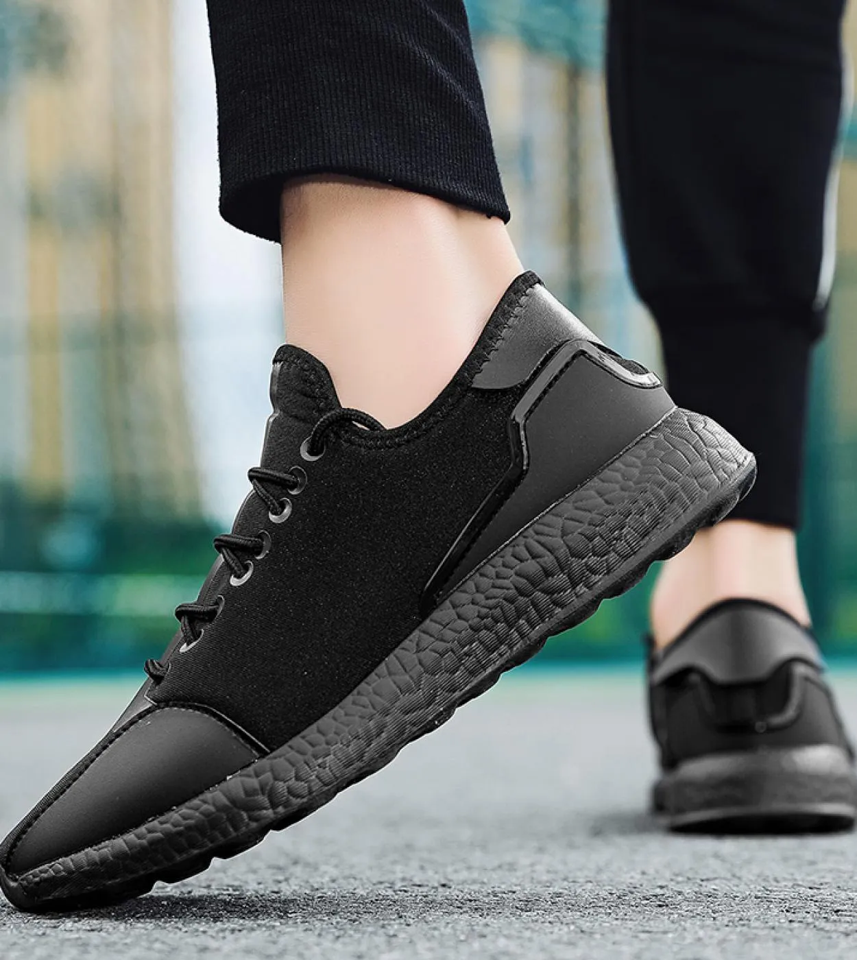 Scarpe da uomo in rete Sneakers da uomo bianche traspiranti Trendy Leggero Nero Walking Scarpe da tennis da uomo di grandi dimen