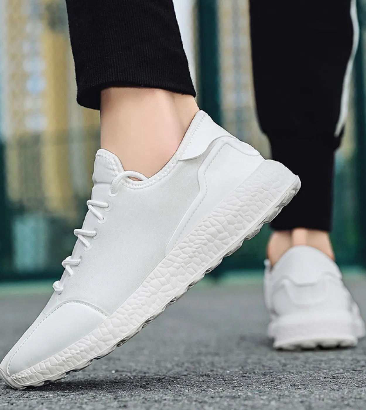 Scarpe da uomo in rete Sneakers da uomo bianche traspiranti Trendy Leggero Nero Walking Scarpe da tennis da uomo di grandi dimen