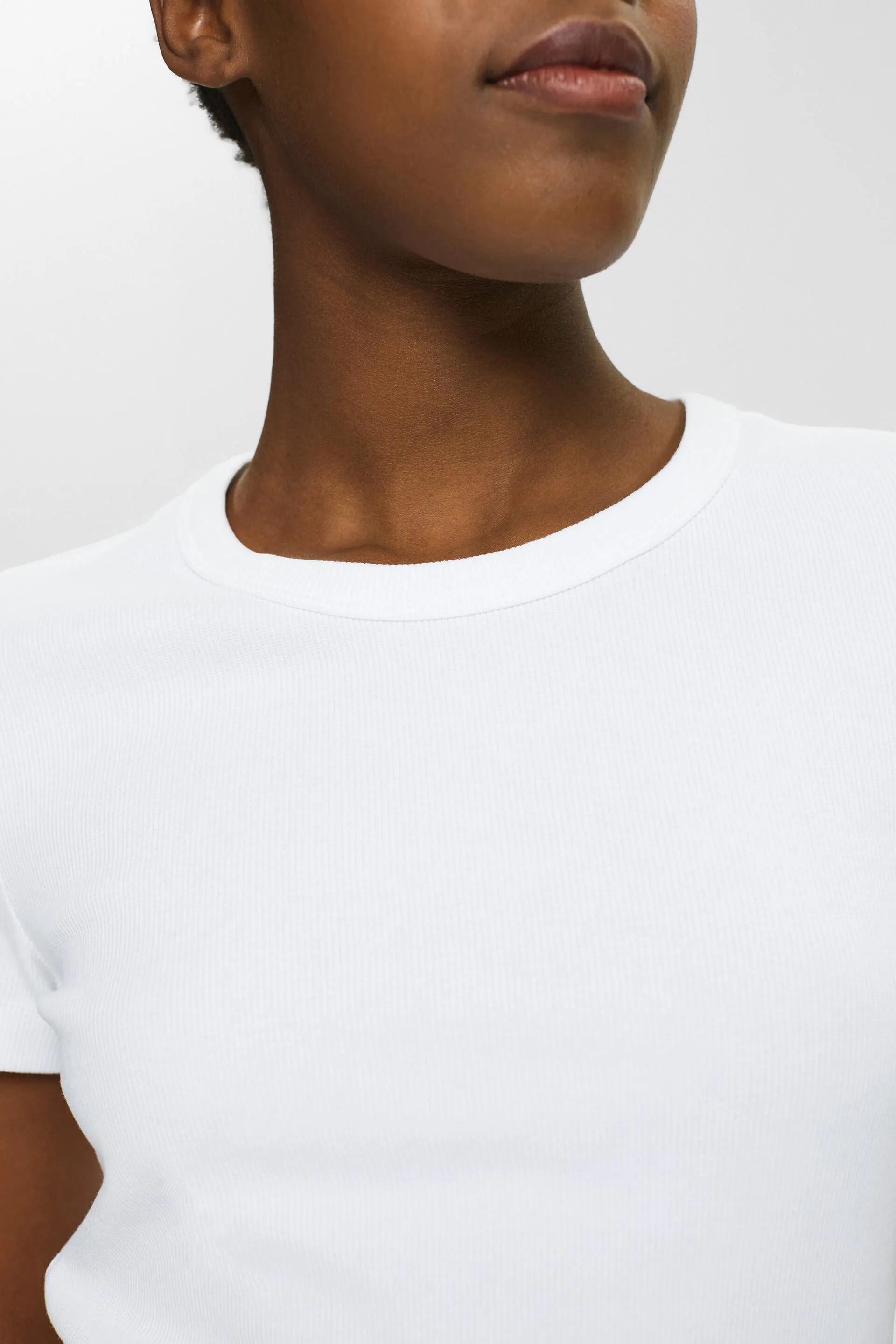 T-shirt a girocollo a coste